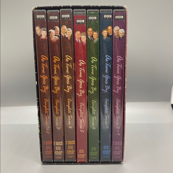 As Time Goes By starting Judi Dench. - Picture 10 of 11